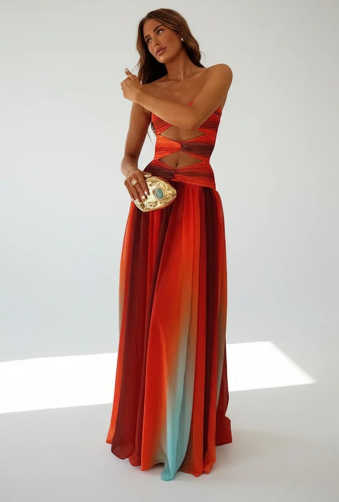 Robe longue de soirée ombrée aux tons bijoux